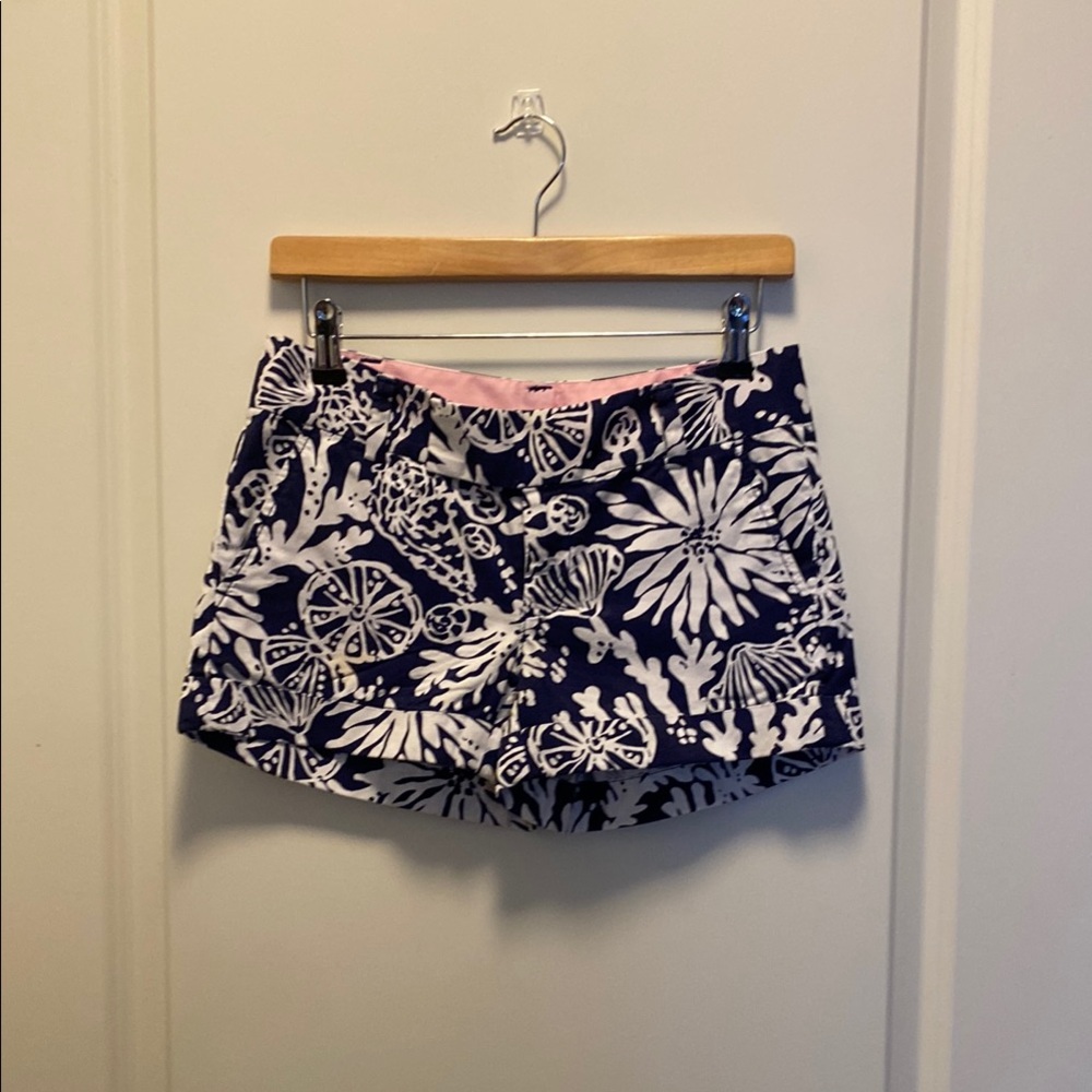 Lilly Pulitzer Navy and White Women's Shorts size 0